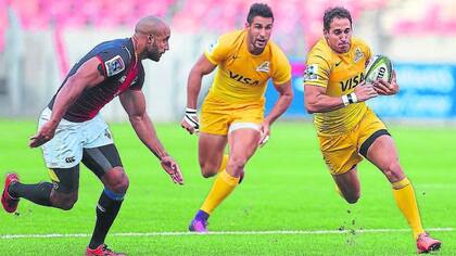 Tuculet quiebra por el centro, apoyado por De la Fuente en la victoria en Port Elizabeth