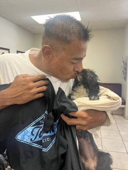 Tulum y su padre regresaron a casa abrazados.