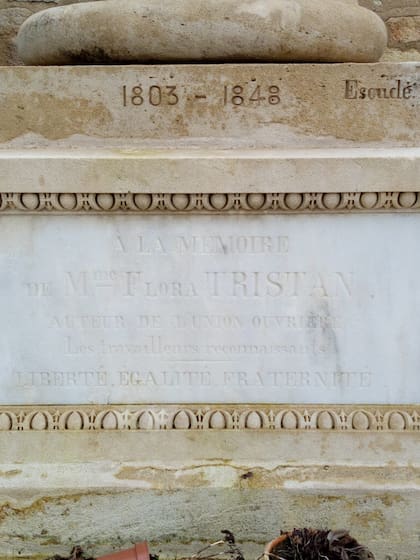 Tumba de Flora Tristán en el cementerio de Burdeos.