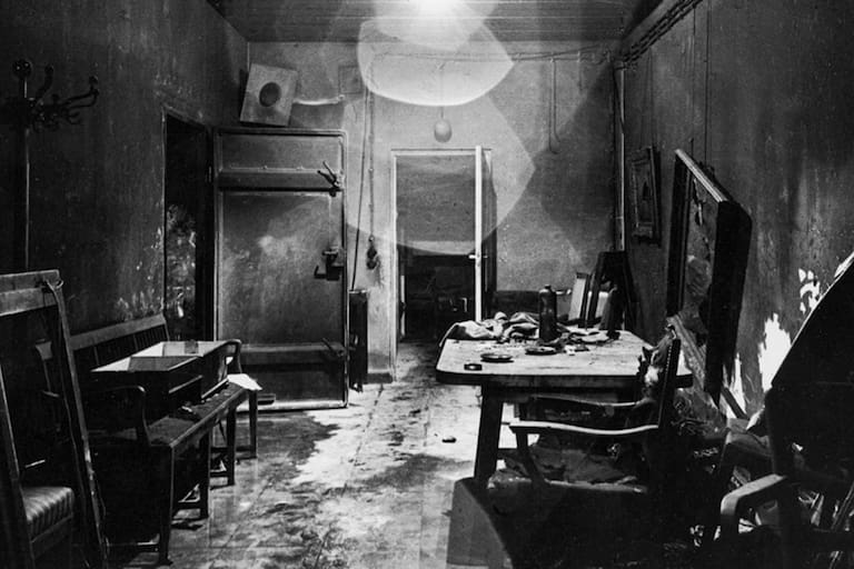 El búnker de Adolf Hitler en Berlín, donde el Führer se suicidó el 30 de abril de 1945. La construcción fue una de las tantas obras que realizó la empresa Hochtief AG para el régimen nazi.