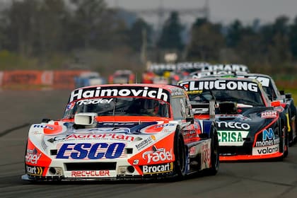 Mariano Werner, el favorito, se quedó vacío tras la rotura del motor; el entrerriano marcó el mejor tiempo con miras a la carrera del domingo, pero por el cambio del impulsor largará en el último lugar en la primera serie.