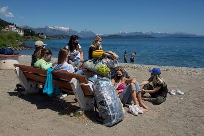 Para ingresar a la ciudad, se debe completar un formulario en la página web de Río Negro o a través de la app Cuidar