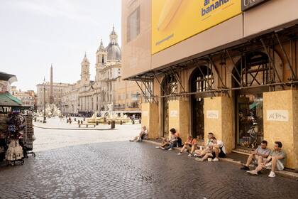 Turistas extranjeros en Piazza Navona, Roma