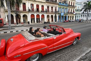 Rusia evacuará a sus turistas de Cuba y suspenderá los vuelos a la isla por la escasez de combustible