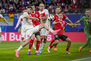 Turquía estiró la ventaja con su goleador inesperado, pero Austria descontó y le pone tensión al partido
