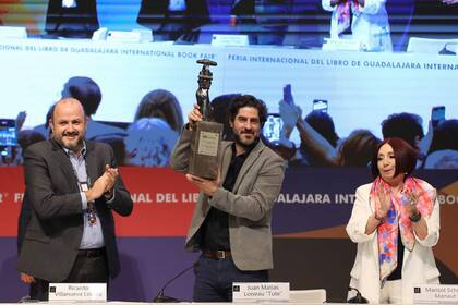 Tute levantó la "copa" del humor gráfico iberoamericano en la FIL de Guadalajara