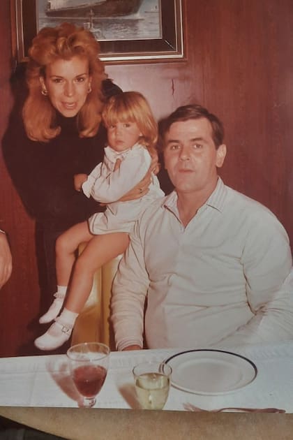 Tweety con sus padres Marina y Alberto Dodero: “No puedo estar más orgullosa de los padres que tuve”.