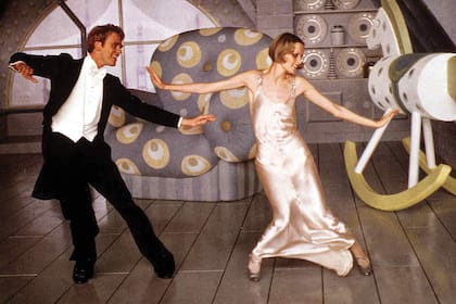 Twiggy con el actor y bailarín Christopher Gable en la película The Boy Friend, de 1971. Ella ganó dos Golden Globes por esa interpretación