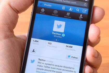 Twitter te obliga a realizar una acción manual para ver mensajes nuevos, algo que se torna adictivo