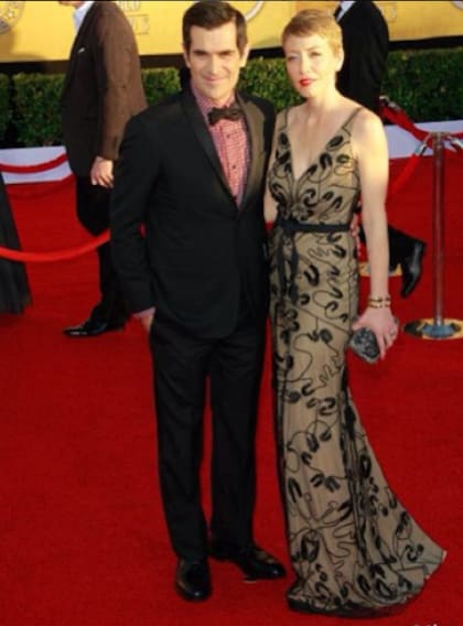 Ty Burrell posa junto a su esposa Holly Burrell en la alfombra roja (Instagram/@tygburrell)