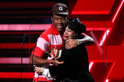 Tyler The Creator recibió el gramófono acompañado de su madre