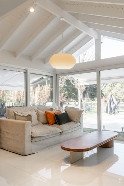 Ubicación estratégica. “Al propietario le gusta observar las estrellas y la idea con el sillón fue evitar que tenga interrupciones con el afuera”.