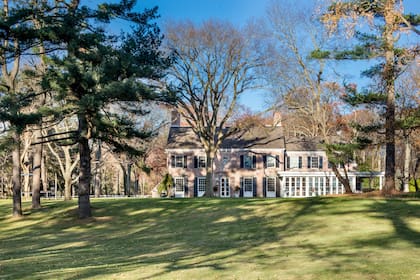 Ubicada en la exclusiva zona de North Shore, la propiedad es un complejo cerrado de tres hectáreas