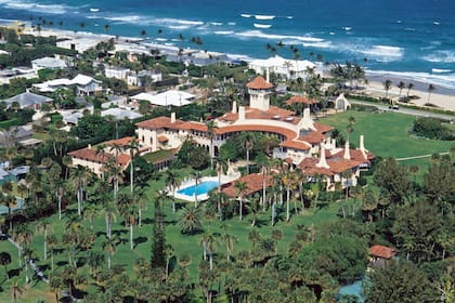 Ubicada en Palm Beach, la imponente mansión de 5800 metros cuadrados fue construida en los años veinte.