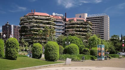 Ubicado en el número 662 de la avenida Diagonal, uno de los edificios adquiridos por Pontegadea funcionaba como sede del Grupo Planeta