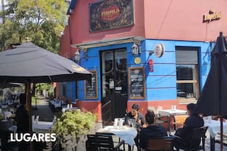 El bodegón que sirve platos "como en casa", está siempre lleno y es atendido por un mozo legendario