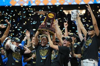 UCLA gana su primer campeonato nacional de la NCAA tras vencer 79-51 a South Carolina