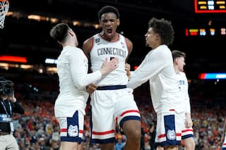 UConn llega a su tercer partido por el título nacional en 4 temporadas al vencer a Illinois 71-62