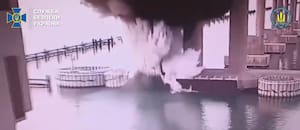 Ucrania atacó el estratégico puente de Crimea: lo detonó con más de mil kilos de explosivos