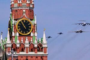 Ucrania llevó a cabo un ataque con drones militares que, según el presidente Volodimir Zelensky, destruyó más de 40 aviones rusos