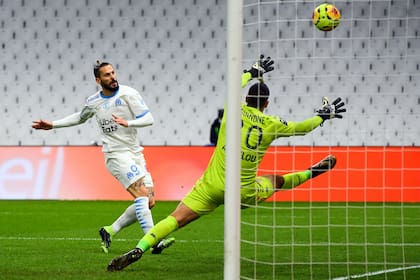 El toque al gol de Benedetto.