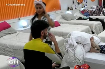 Ulises Apóstolo se persignó enfrente de Luz y abrió un nuevo frente de batalla