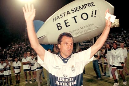 En su época como futbolista, ayudaba a sus compañeros a comprar departamentos y, a la vez, los incitaba a ahorrar en ladrillos.