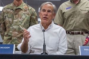 Greg Abbott condena el “acto terrorista” en Austin y blinda el distrito hoy, lunes 2 de marzo