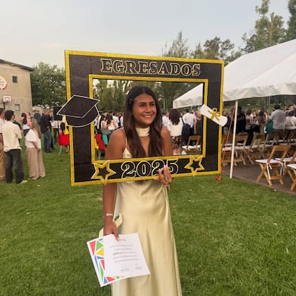 Uma Granata se egresó del colegio secundario (Foto: Instagram @amaliagranata)
