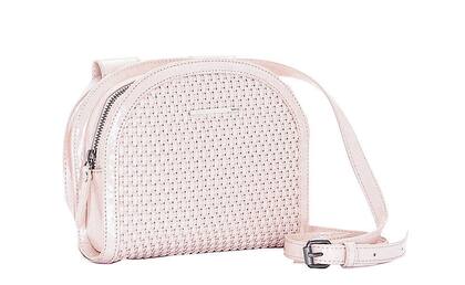 Uma opta por el cuero texturado