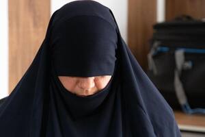 Umm Hudaifa, la primera esposa del fallecido líder de EI Abu Bakr al Baghdadi, se encuentra en prisión en Irak