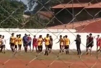 Un adolescente de 15 años muere en una pelea durante un partido de fútbol sub-15 en Paraguay.