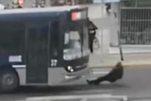 Un hombre de 70 años fue atropellado por un colectivo mientras cruzaba la calle en Mendoza
