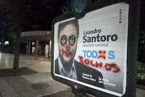 El irreverente arte de convertir a los candidatos en payasos burlones