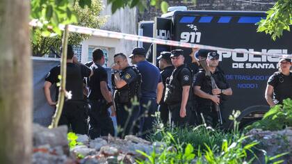 Un agente mató a 5 personas