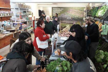 En los Almacenes de Ramos Generales de la UTT se comercializan productos de la agricultura familiar, campesina y cooperativa