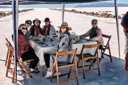 Un almuerzo Gourmet en Salinas Grandes 
