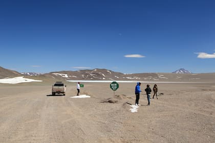 Un alto en el camino del Balcón del Pissis.