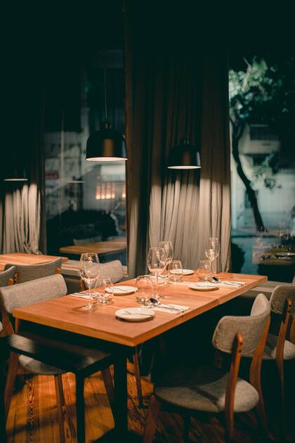 Un ambiente cálido y sofisticado espera en Manteca.