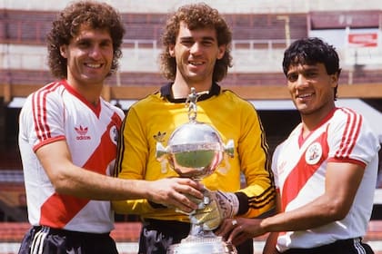 Un año soñado para Enrique fue 1986: con Oscar Ruggeri y Nery Pumpido ganaron el Mundial y también la Libertadores y la Intercontinental con River