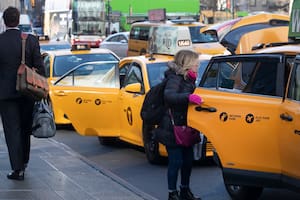 Le dijeron “bienvenida a Nueva York” en el JFK y terminó pagando US$800 por un taxi