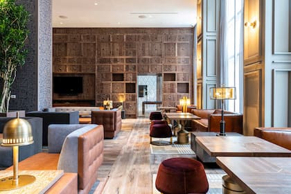 Un área de uso común para relajarse, leer, encontrarse con vecinos y disfrutar de diferentes livings