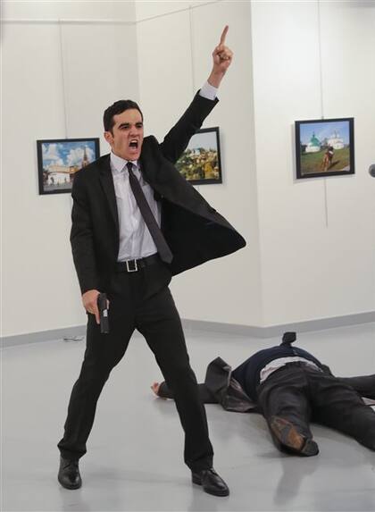 “Un asesinato en Turquía”, de Burhan Ozbilici