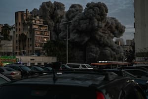 Video: así fue el potente bombardeo en Beirut que provocó el colapso de un edificio en pleno centro