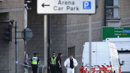 Un atentado en el Estadio Manchester Arena dejó como saldo 22 muertos; la explosión se produjo cuando la cantante estadounidense de pop Ariana Grande finalizaba su concierto