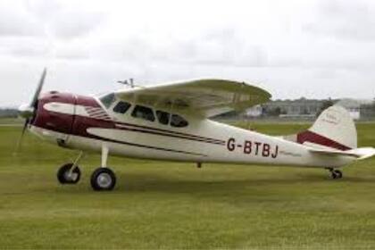 Un avión Cessna de los años 50´