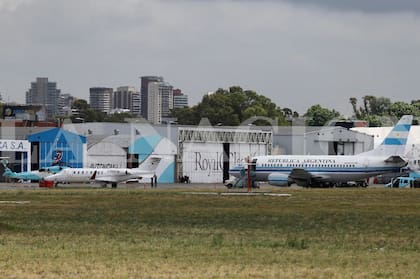 El avión de la petrolera estatal venezolana PDVSA llegó anoche a Aeroparque