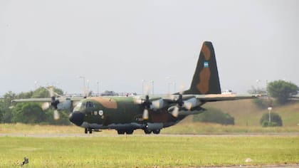 Un avión Hércules C130 de la Fuerza Aérea Argentina