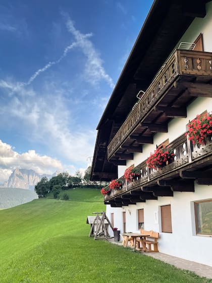 Un balcón con vista a las Dolomitas.
