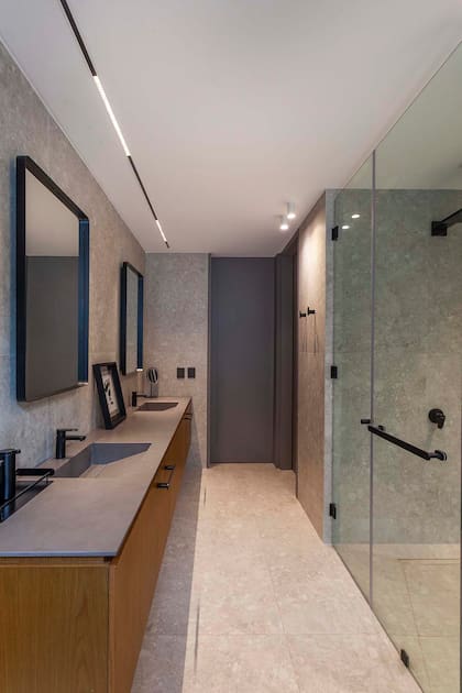 Un baño para dos personas, diseñado por Leone y Loray